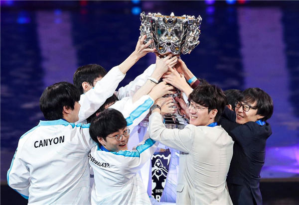 iG.Mole正式连接 担任中单 人称LPL第一全能王