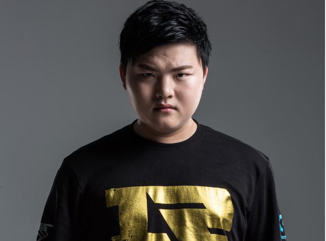 王者荣耀冬冠竞争仍然激烈，16支战队争夺选拔赛名额