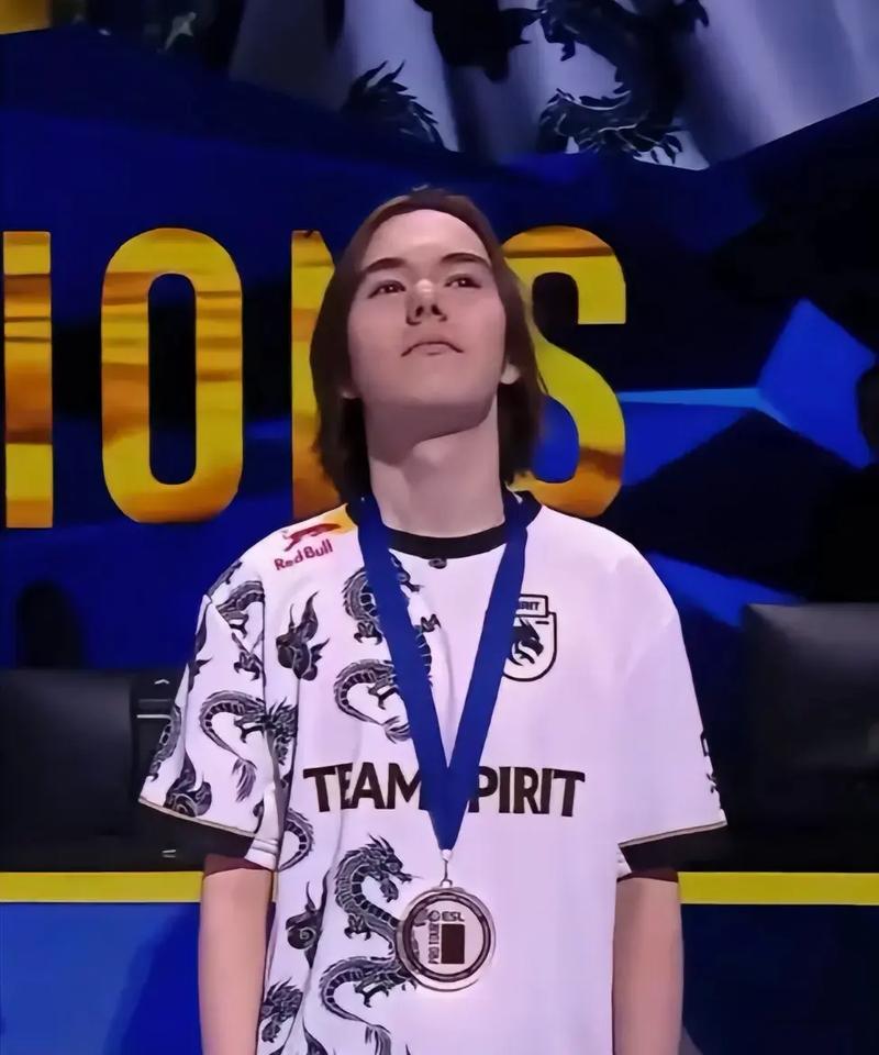 EPL S20 小组赛：挺进胜决！NaVi 2-0 NIP