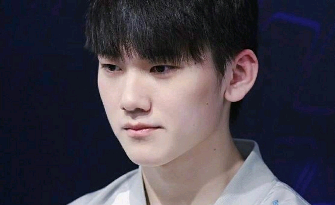 媒体人看Doinb与XLB骂战：Doinb爆发的点是XLB说搞本子随便打两把