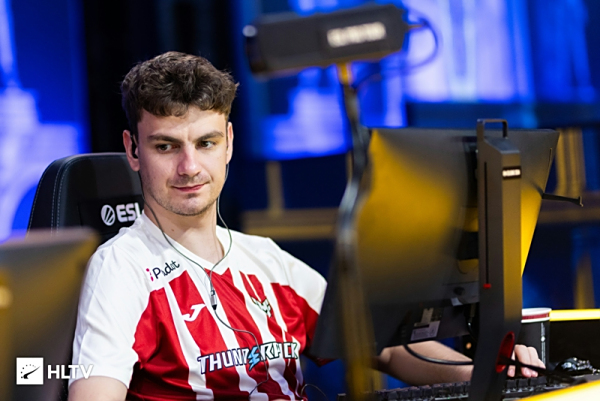 Scout ：遗憾的是我们在训练赛优势的地方或者熟悉的点没有打出来